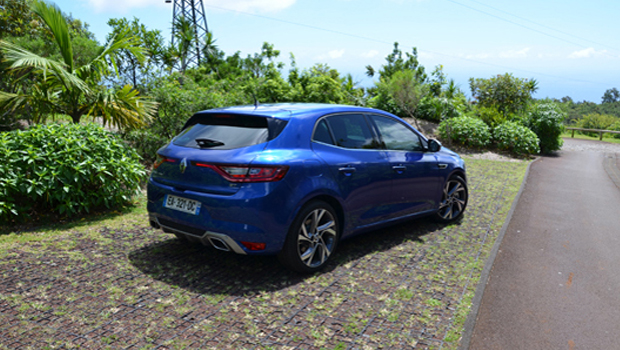 <p>Renault Mégane GT 205 EDC : une compacte agile et fougueuse</p>