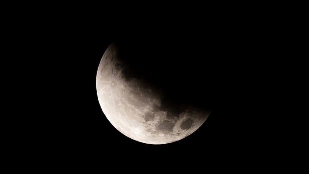 éclipse partielle - lune - La Réunion
