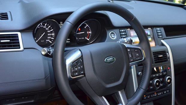 <p>Land Rover Discovery Sport -  SUV</p>