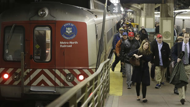 Boston : panique dans le métro, les passagers brisent les vitres pour s’enfuir 