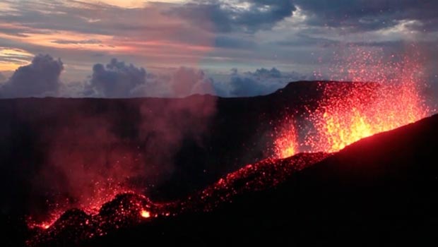L’éruption du Piton de la Fournaise en images 