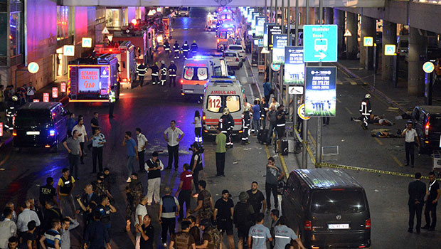 Attentat d’Istanbul : après les premières enquêtes, 13 suspects arrêtés, dont quatre étrangers