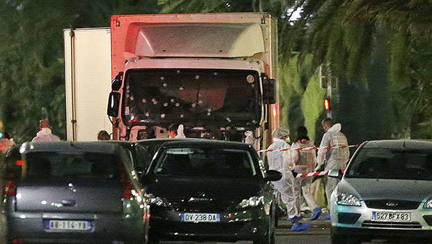 Attentat de Nice : les représentants des victimes ont été reçus par François Hollande