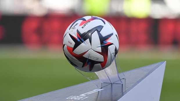 Football - Ligue 1 - Ballon 