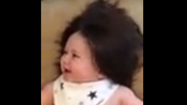 Incroyable Ce Bebe De 7 Mois A Des Cheveux Longs Linfo Re Magazine Insolite