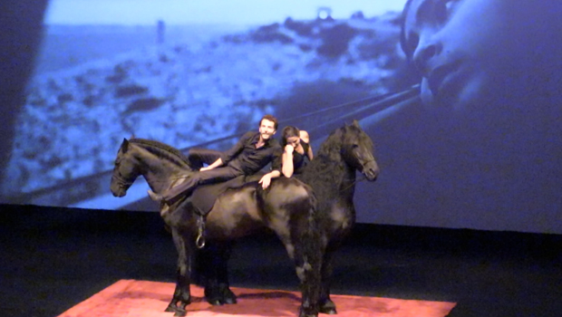 Théâtre du Centaure - chevaux - Champ-Fleuri