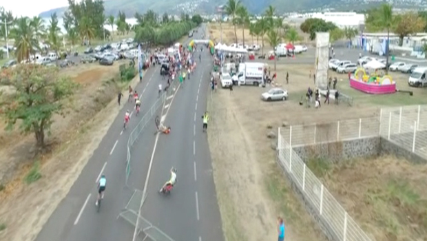 Tour Cycliste Antenne Réunion - Accident - Barrière renversée