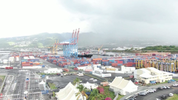 Conteneurs - Gilets jaunes - Difficultés - La Réunion