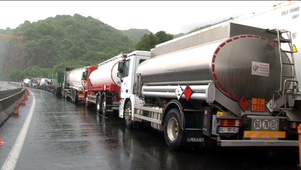 Convois de camions organisés sur la route du Littoral