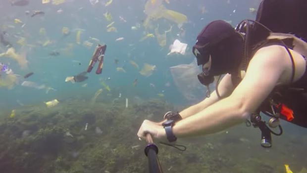 Bali - plongée - océan de déchets