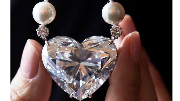 le plus gros diamant en forme de coeur - vendu en Suisse
