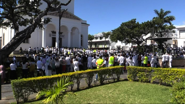 Prêtre égorgé - La Réunion - Hommage