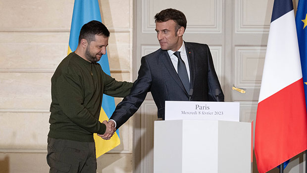 Guerre en Ukraine : la France renforce son soutien avec la signature de deux accords à l’Elysée