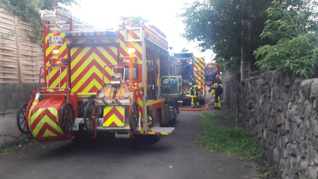 Incendie - maison - feu - Étang-Salé les Hauts - La Réunion 