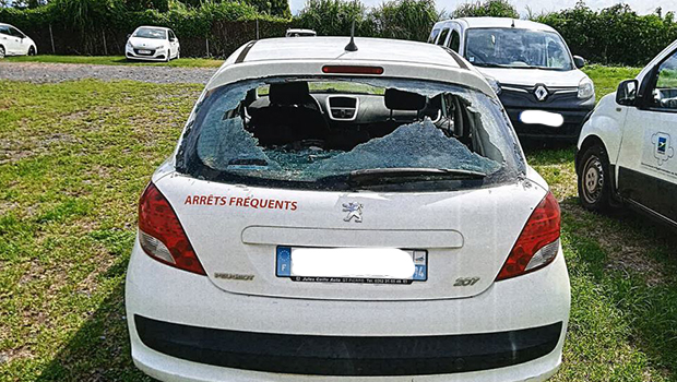 Le Tampon : actes de vandalisme dans l’enceinte de la CASUD, 25 véhicules hors d’usage et l’auteur interpellé