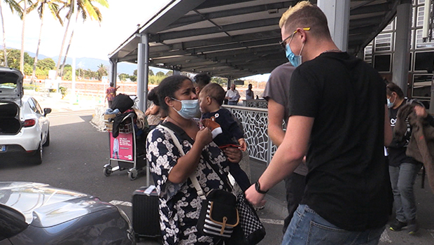 Coronavirus - Dépistage - Galère - Retards - Passagers - Aéroport - La Réunion