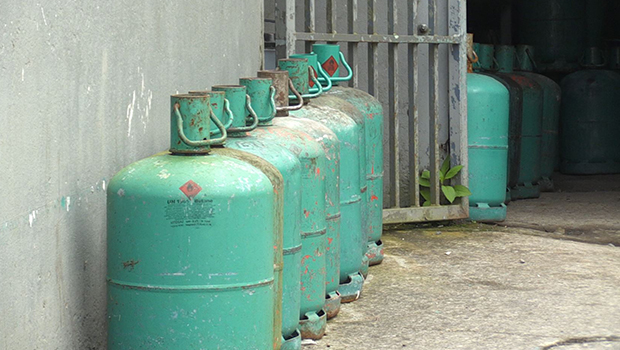 La Région et le Département prolongent le gel du prix de la bouteille de gaz  à 15 euros - Réunion la 1ère