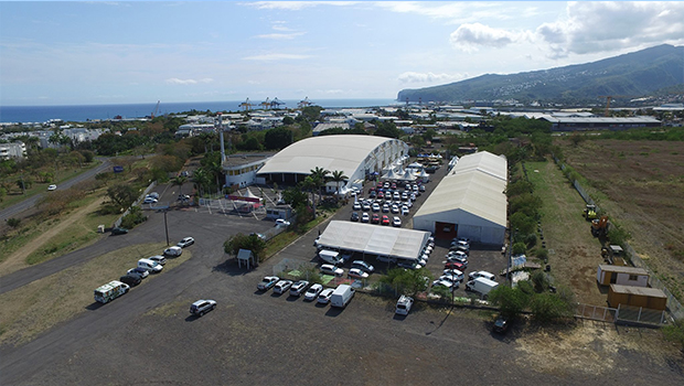 Halle des manifestations - brocante - Le Port - La Réunion