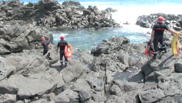 Étang-Salé : un couple de pêcheurs emporté par une vague