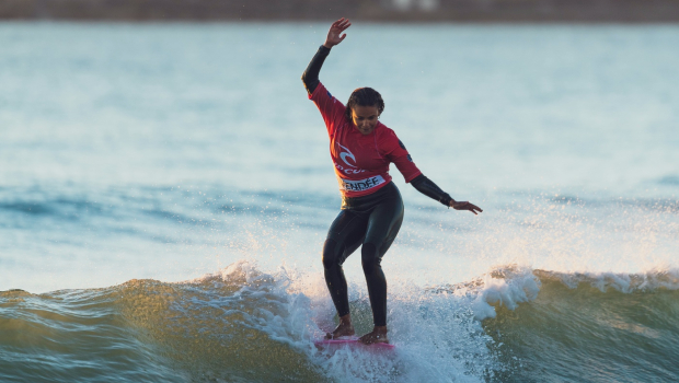 Alice Lemoigne - Championne de surf - Championne de France - Longboard - La Réunion