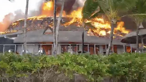 Île Maurice : un incendie impressionnant ravage un hôtel de luxe 