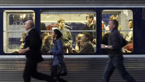 Paris : un homme est opéré à cœur ouvert sur le quai du métro 