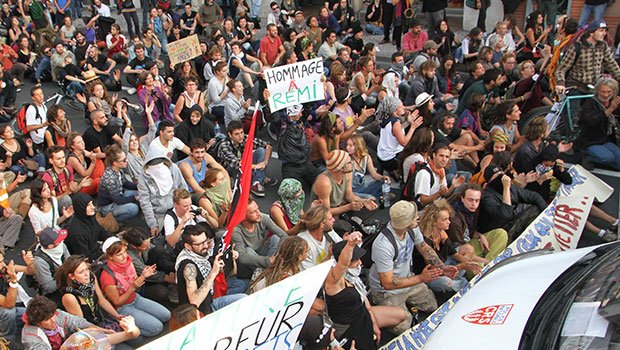 Paris, blocage des lycées par les manifestants rendant hommage à Rémi Fraisse