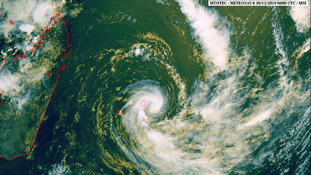 Tempête Calvinia - Près de La Réunion