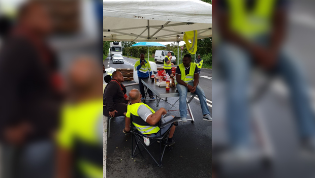 Barrages - La Réunion - Gilets Jaunes - route des Plaines