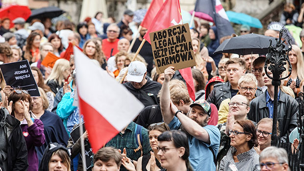 Pologne - manifestation - IVG