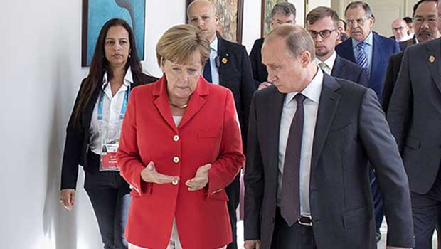 Vladimir Poutine - Angela Merkel 