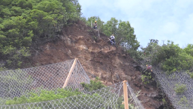 La Réunion - Éboulis - route du Littoral 