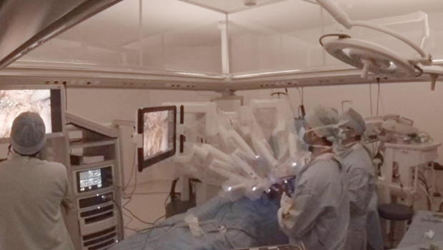 CHU de La Réunion - Chirurgie - Robot - Opération chirurgicale 