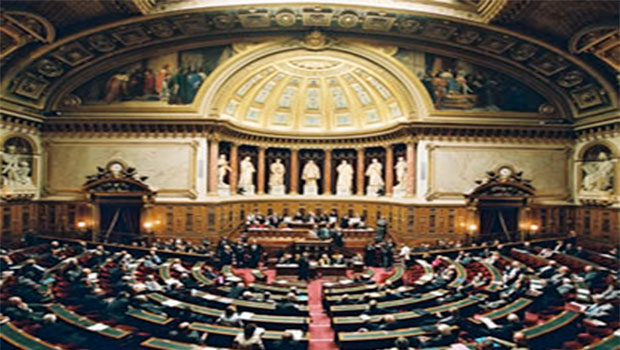 Illustration - 190 sièges sur 348 pour la droite, 25% de femmes au Sénat / Crédit SIPA