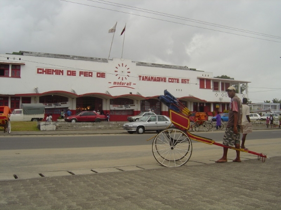 Le trafic vient assombrir l’image de la ville de Toamasina alors que des infrastructures sont en cours de réhabilitation 