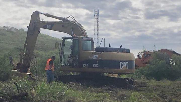 Carrière de Bois Blanc - engins - travaux