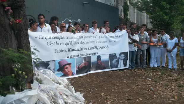 Accident mortel au Moufia :  marche blanche en hommage aux étudiants disparus 