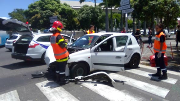 Collision - accident - deux voitures - Saint-Denis 