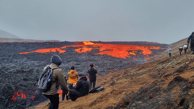 Les Réunionnais pourraient-ils se rapprocher du Piton de la Fournaise lors des éruptions ?