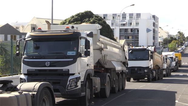 Camions - transporteurs - grève - région - NRL