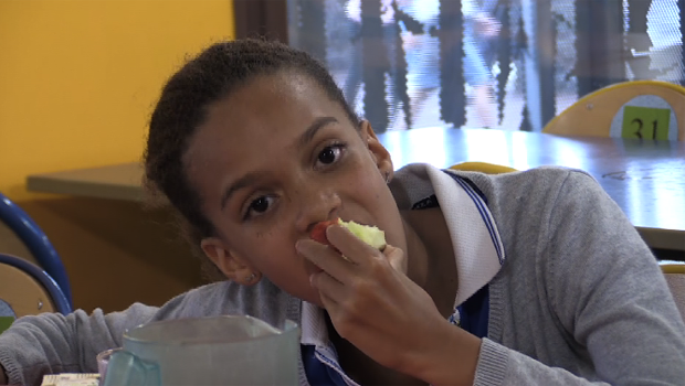 Rentrée - cantine - La possession - repas - enfant - élève