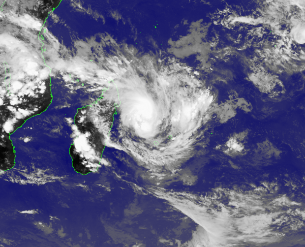 Future tempête Belal : la dernière prévision de trajectoire la rapproche de  La Réunion au stade de cyclone - Réunion la 1ère