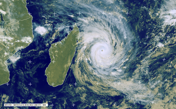 Emnati : le cyclone tropical intense évolue à 360 km de La Réunion