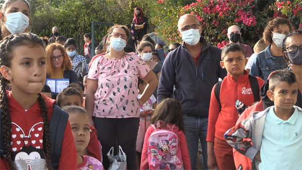 Retrée masquée - école - enfants - parents