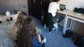 Seulement 34 % des jeunes filles en France ont confiance en l'avenir du monde, selon un rapport