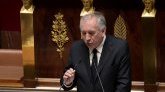 F. Bayrou déclenche l'article 49.3 à deux reprises pour faire adopter le budget de l'État