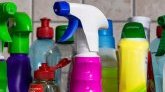 Produits ménagers : "60 millions de consommateurs" plaide pour une meilleure identification des substances toxiques