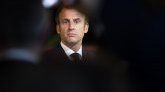 Photo polémique de Macron à Saint-Martin : "J'ai été naïf", lance-t-il