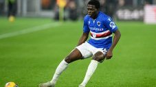 Italie : ciblé par des injures racistes, un footballeur nigérian réplique en mimant un singe 