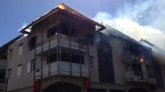 St-Leu : le centre-ville paralysé par un feu d'appartements